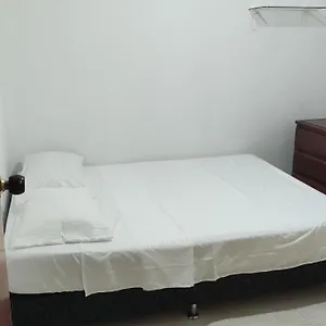https://habitacin-central-con-cama-doble-2.colombiamedellinhotels.com